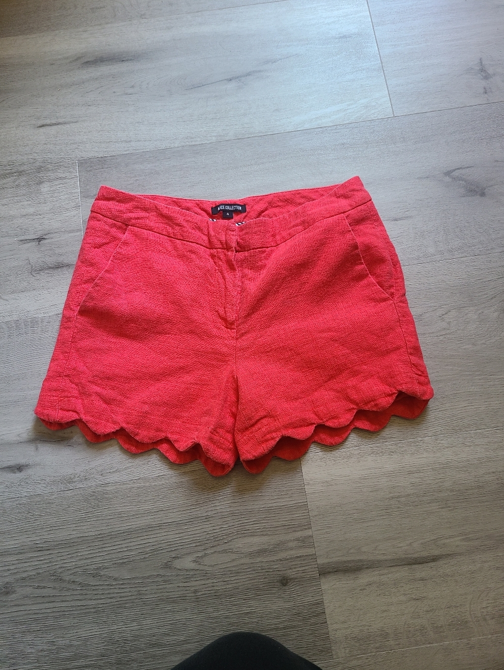 Alice Collection Scalloped Hemline Coral Linen/Cotton Shorts Size 4